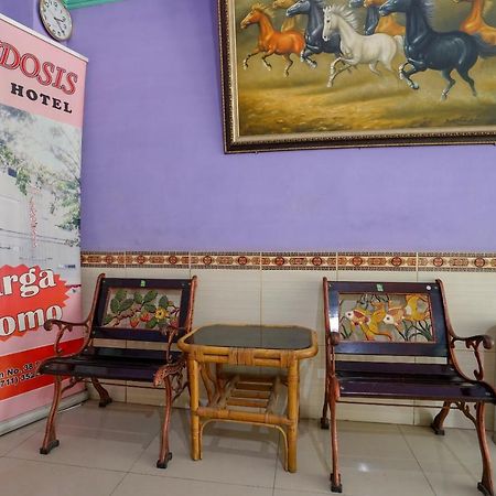 OYO 1495 Hotel Lendosis Palembang Buitenkant foto