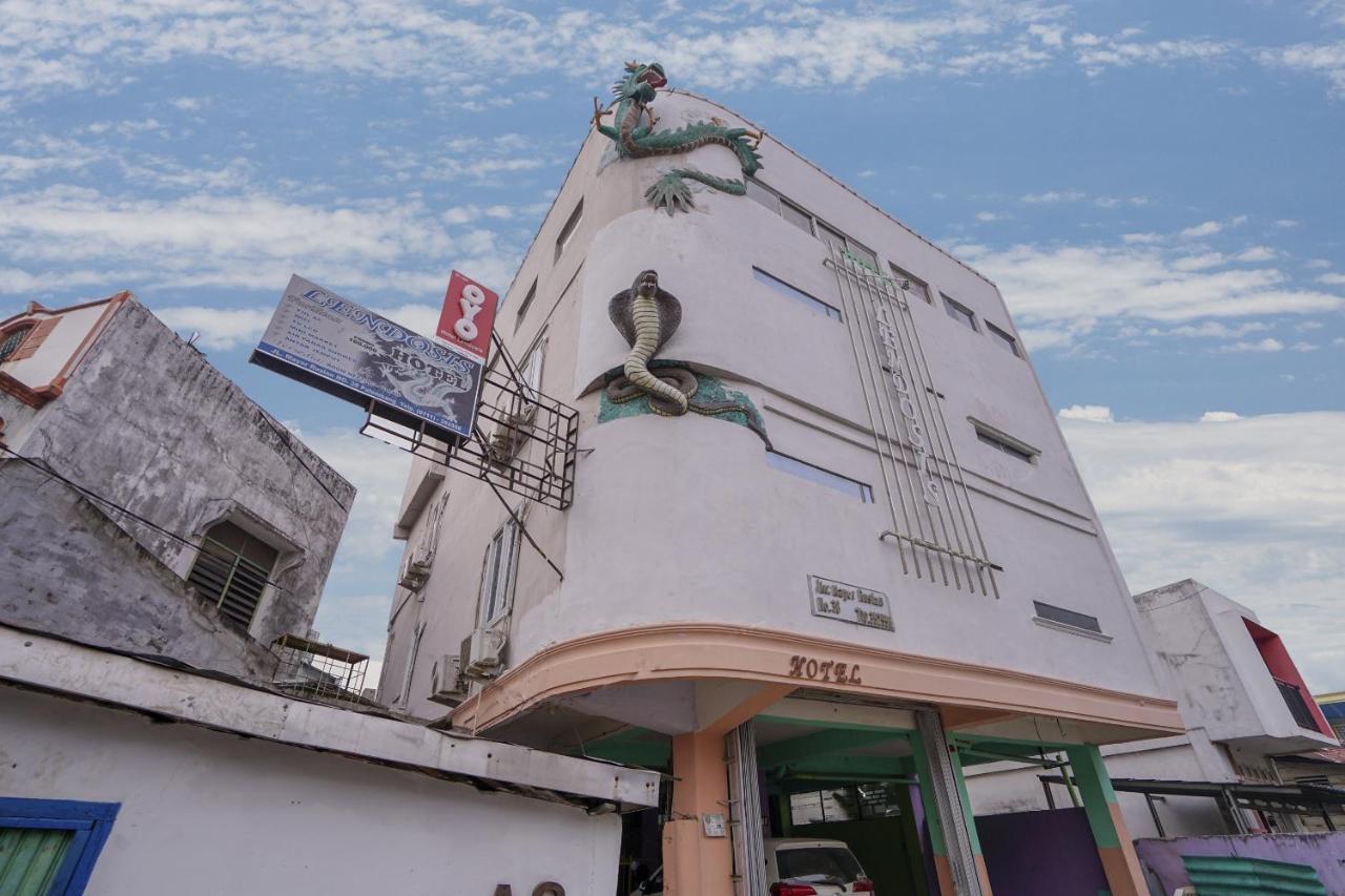 OYO 1495 Hotel Lendosis Palembang Buitenkant foto