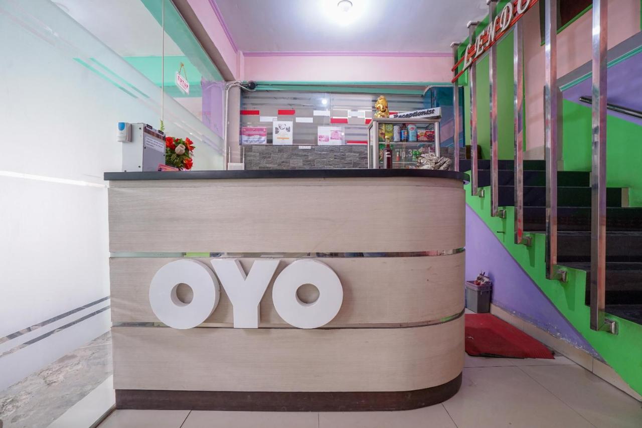OYO 1495 Hotel Lendosis Palembang Buitenkant foto