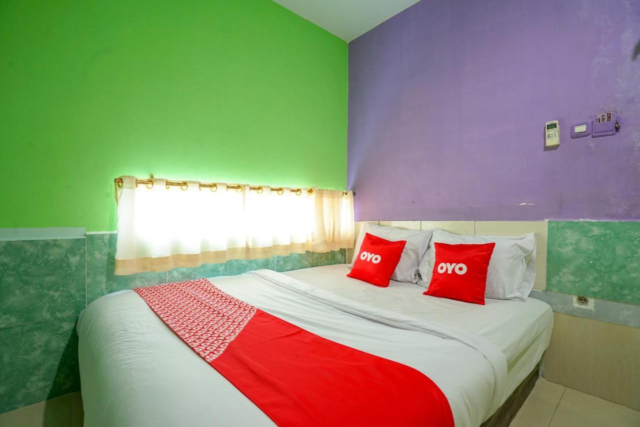 OYO 1495 Hotel Lendosis Palembang Buitenkant foto