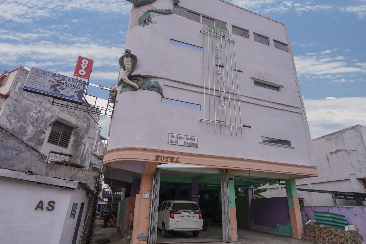 OYO 1495 Hotel Lendosis Palembang Buitenkant foto