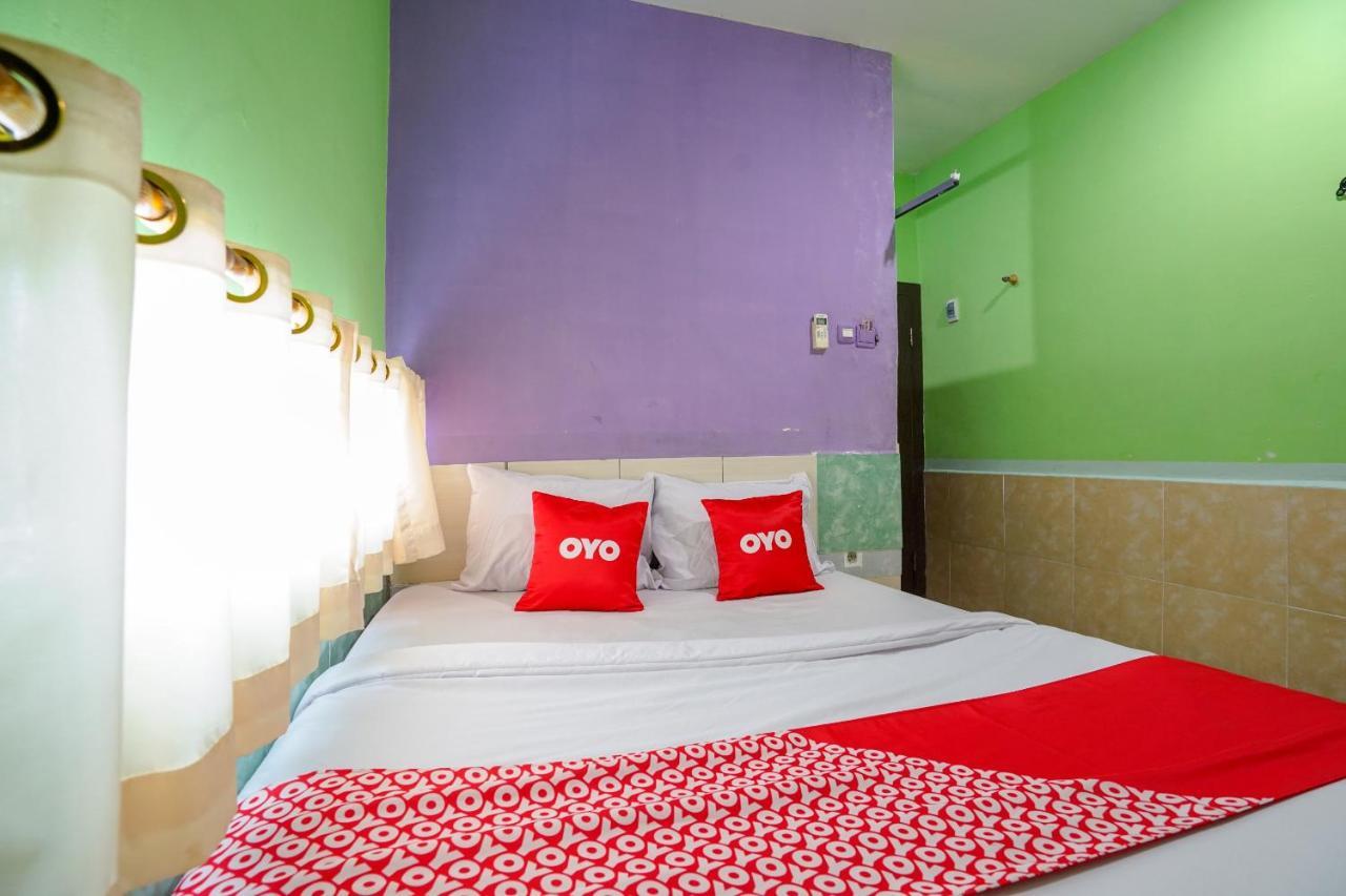 OYO 1495 Hotel Lendosis Palembang Buitenkant foto