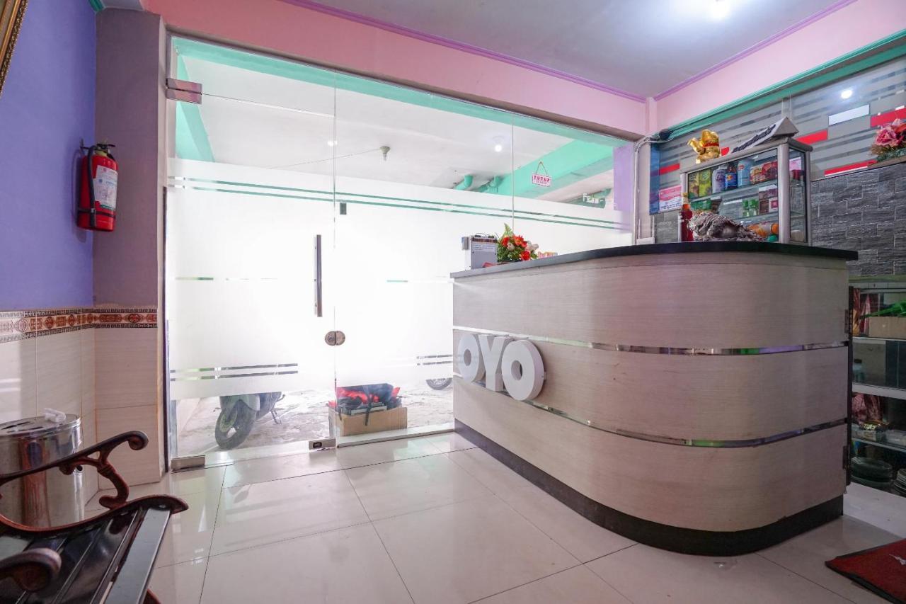 OYO 1495 Hotel Lendosis Palembang Buitenkant foto