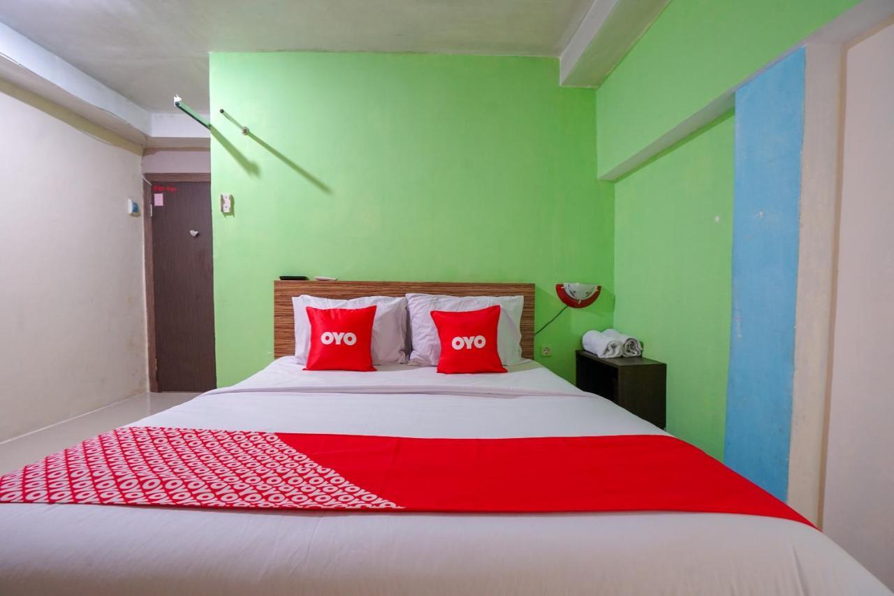 OYO 1495 Hotel Lendosis Palembang Buitenkant foto