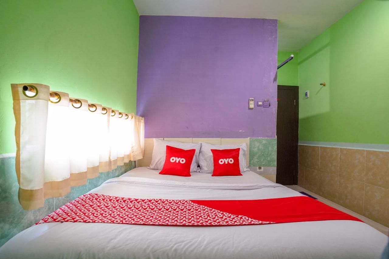 OYO 1495 Hotel Lendosis Palembang Buitenkant foto