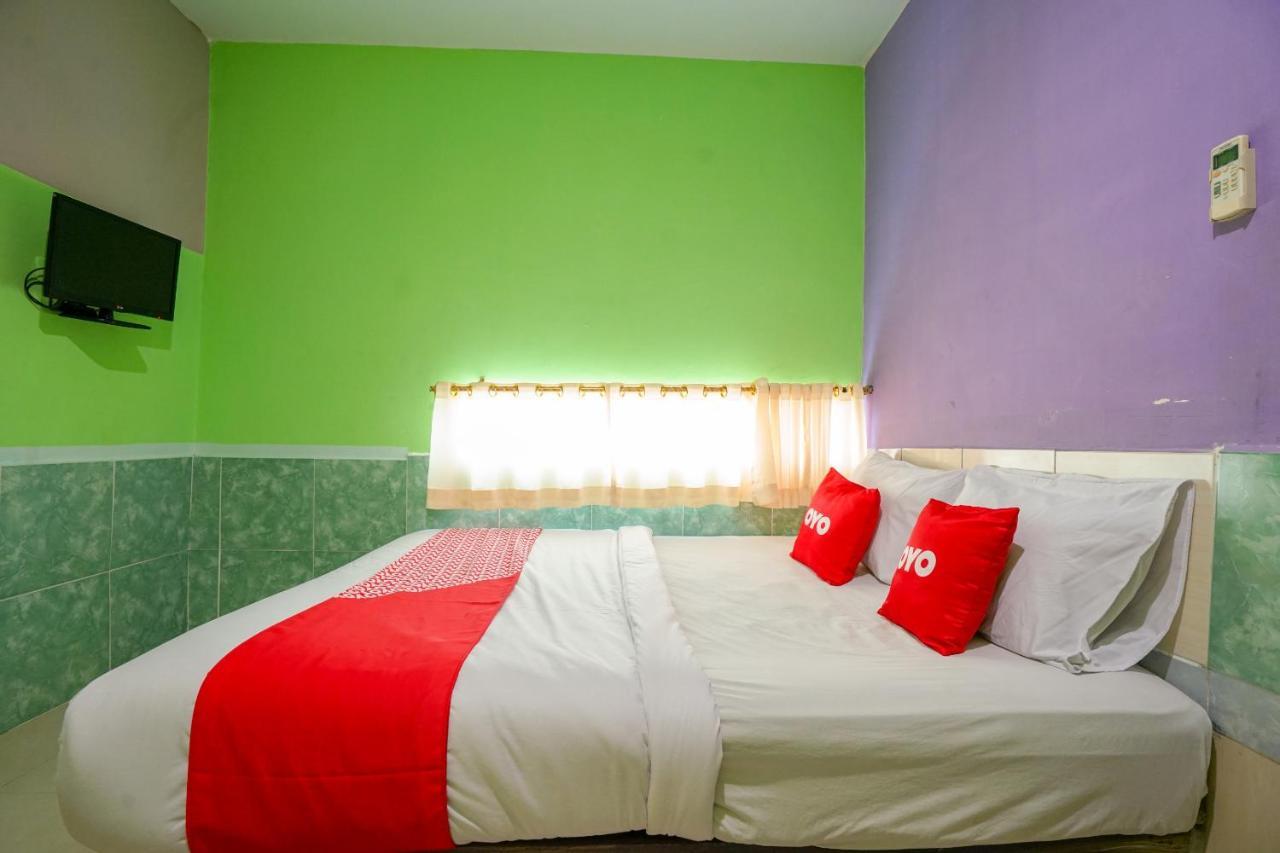 OYO 1495 Hotel Lendosis Palembang Buitenkant foto