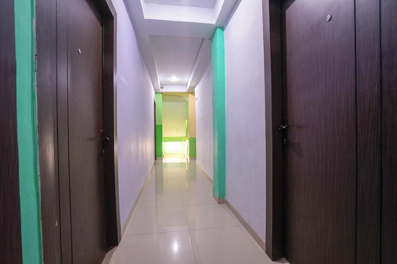 OYO 1495 Hotel Lendosis Palembang Buitenkant foto