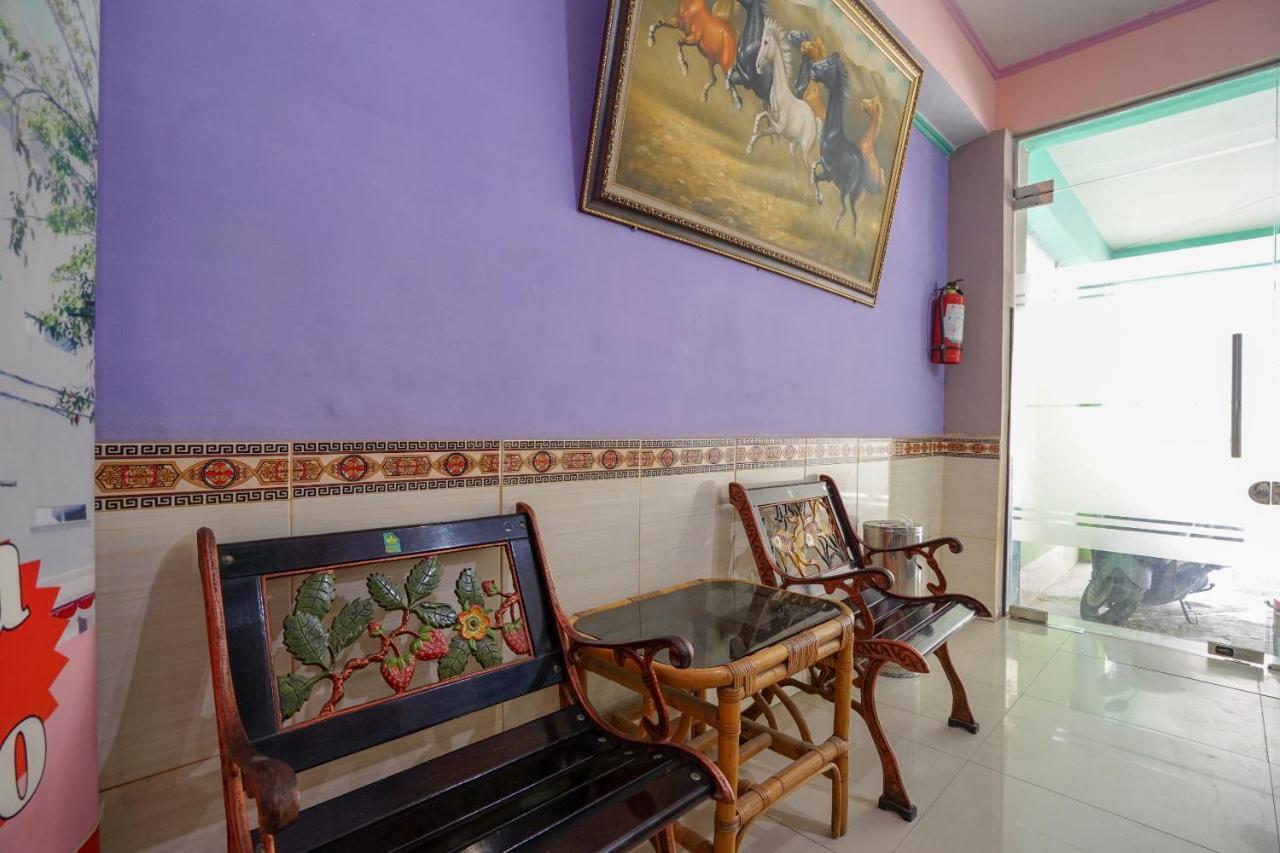 OYO 1495 Hotel Lendosis Palembang Buitenkant foto